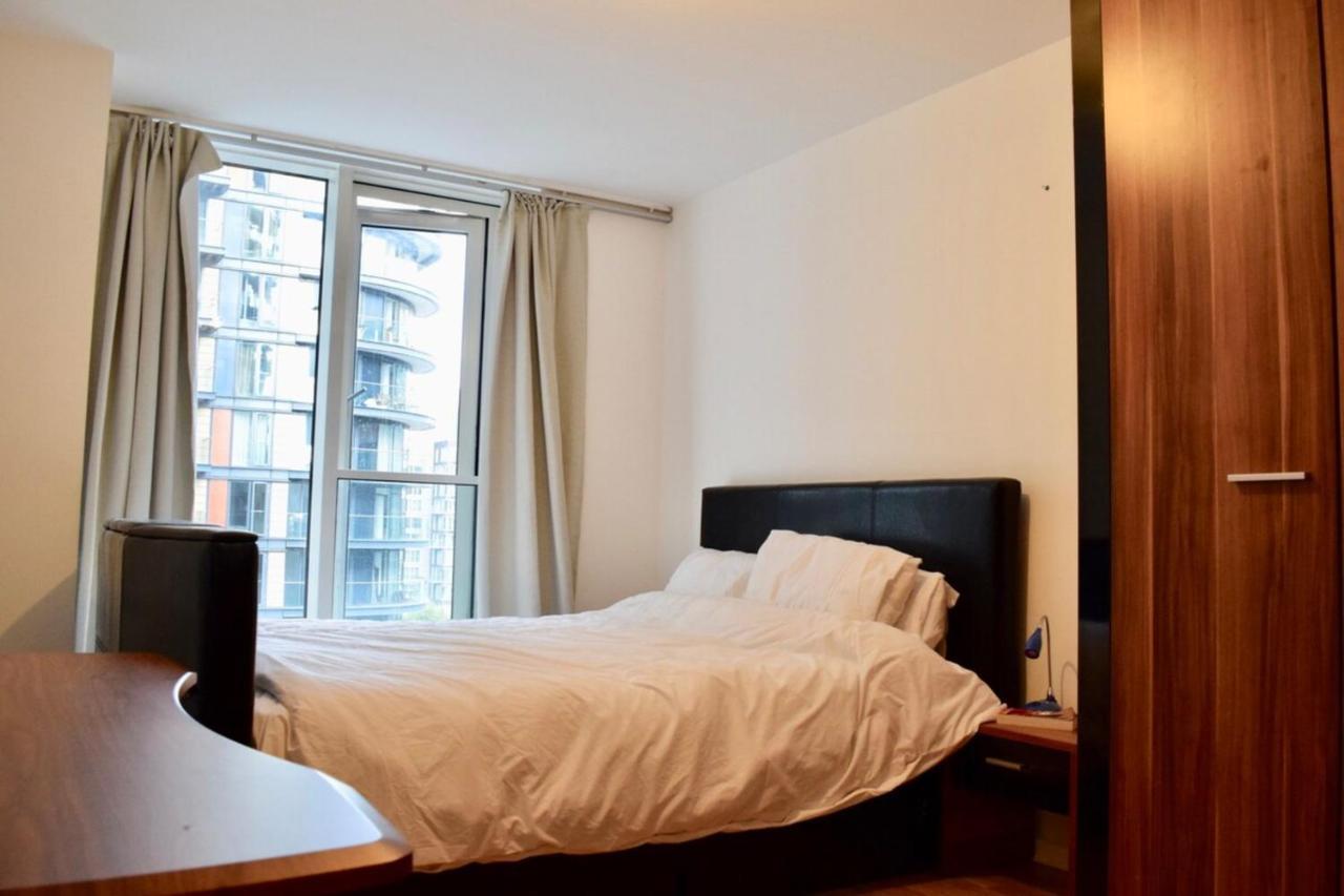 1 Bed In Canary Wharf With Vibrant City Views Apartamento Londres Exterior foto